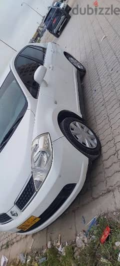 Nissan Tiida 2011 0