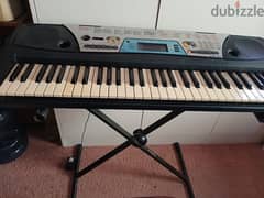 Yamaha Keyboard with Stand 0