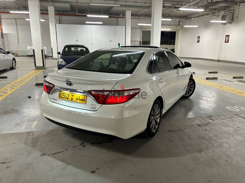 Toyota Camry 2017 hybrid 8