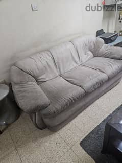 3+2 SOFA SET IN GOOD CONDITION FOR SALE