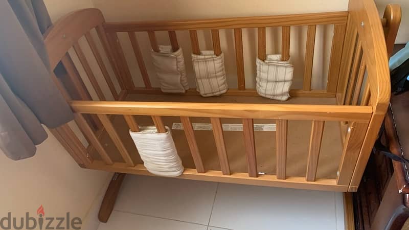 crib available 2