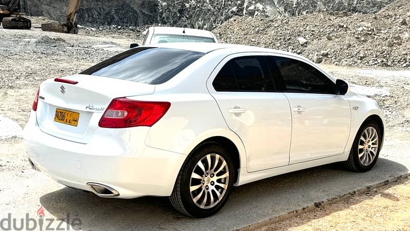 Suzuki Kizashi 2011 0