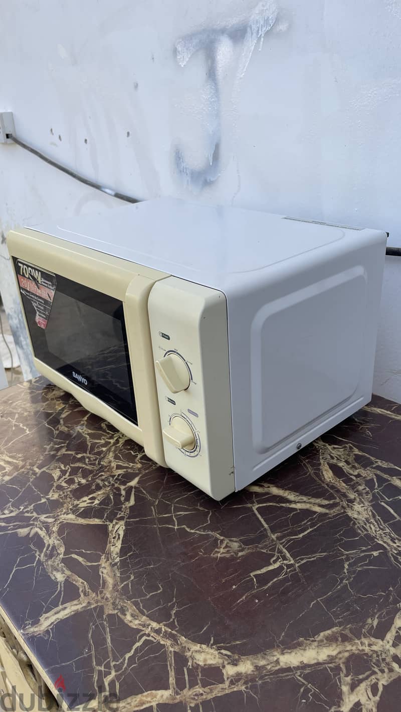 Microwave Oven 2