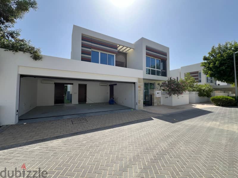 5 Bedroom Villa for Rent in Al Mouj Muscat 1