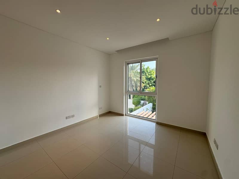 4 BR + 1 Cozy Villa with Maid's Room in Al Mouj 9