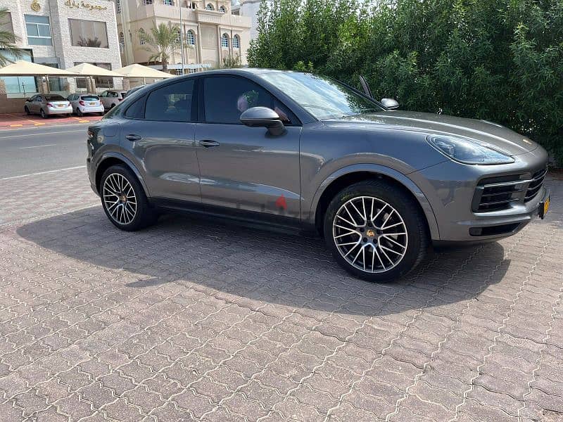 Porsche Cayenne 2020  oman car 1