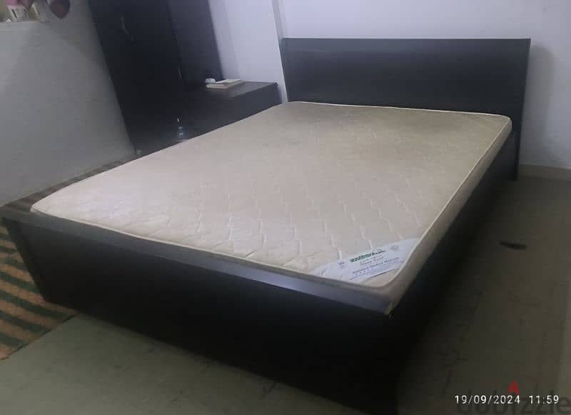 king size bed with medical mattress 2