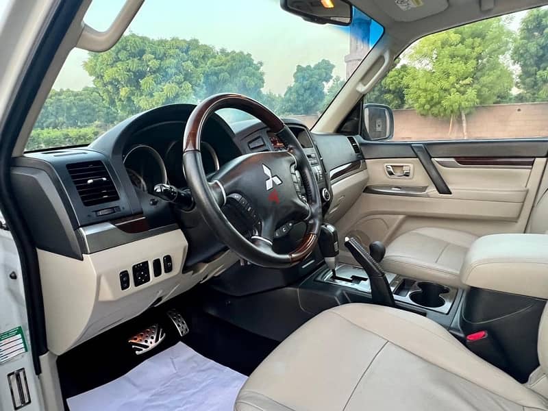 Mitsubishi Pajero Golden edition 3.8L Oman Car Al Zubair 9