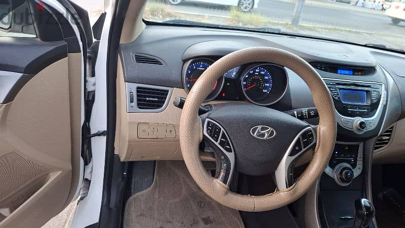 Hyundai Elantra 2012 1