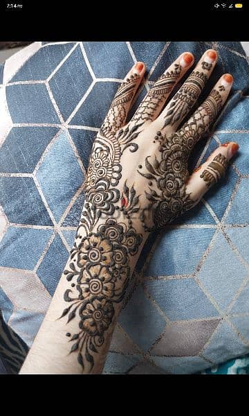 Stunning Henna Services 6