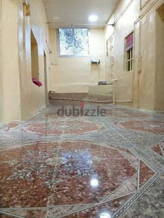 Room with family hall, kitchen n store in Muttrah in house->4Single* 0