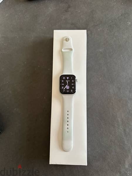 Apple Watch Series 8 45mm 32GB. In Perfect Condition. Looks like new! 1