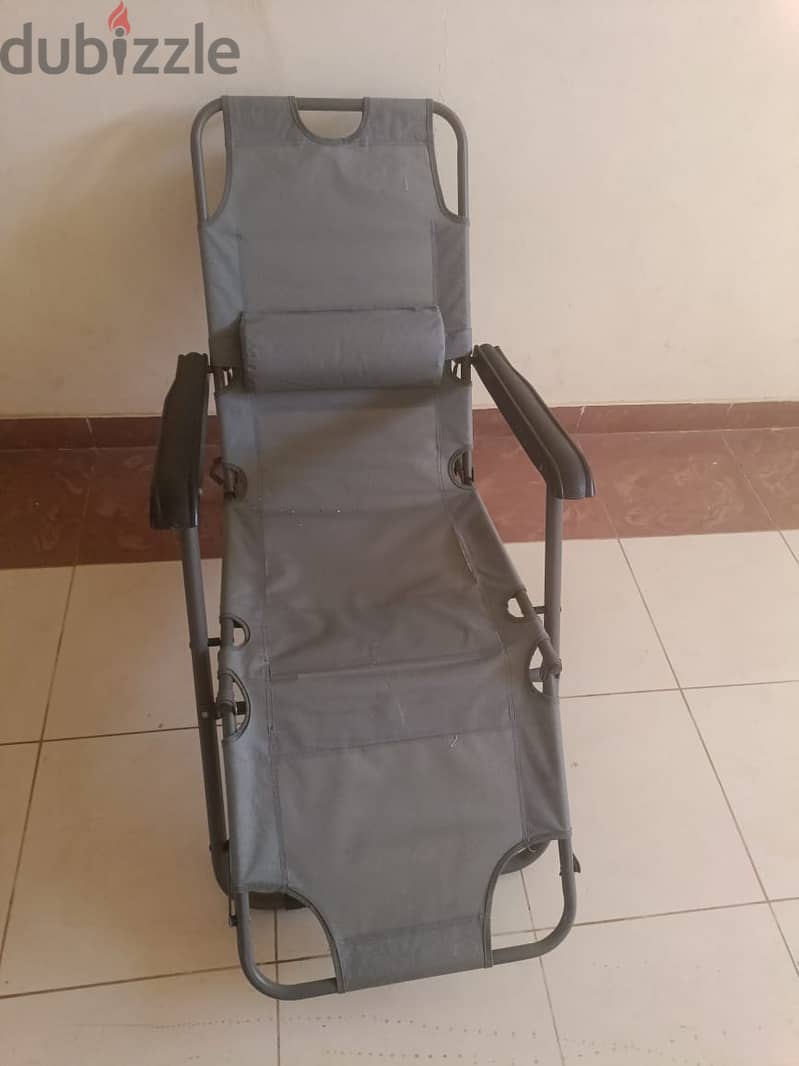 Folding Chair suitable for outing. 3