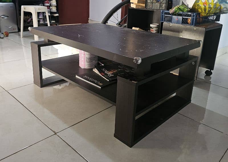 coffee table for throwaway price 3