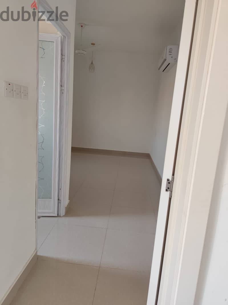 1 BHK AVALIABLE IN ALAMART CLOSE TO SULTAN CENTRE 9