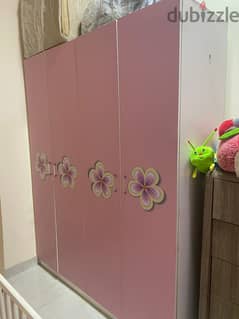 4 DOOR CUPBOARD IN GOOD CONDITION FOR SALE 0