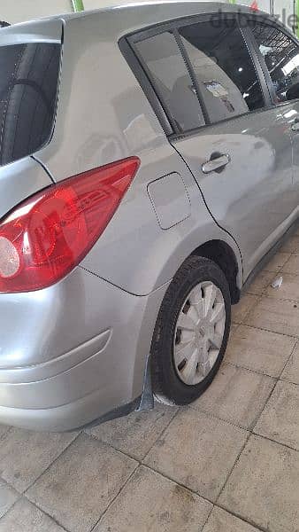 Nissan Versa 2010 1