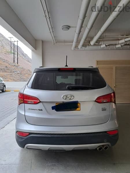 Hyundai Santa Fe 2013 urgent sale 1