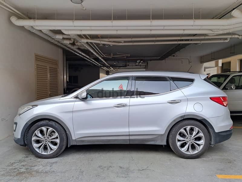 Hyundai Santa Fe 2013 urgent sale 3