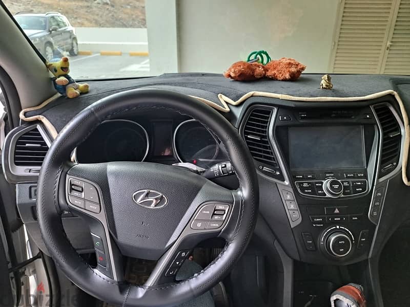 Hyundai Santa Fe 2013 urgent sale 6