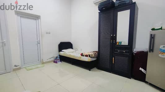 bed space available behind city center(furnished)