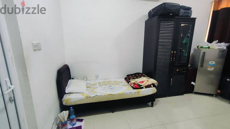 bed space available behind city center(furnished) 1