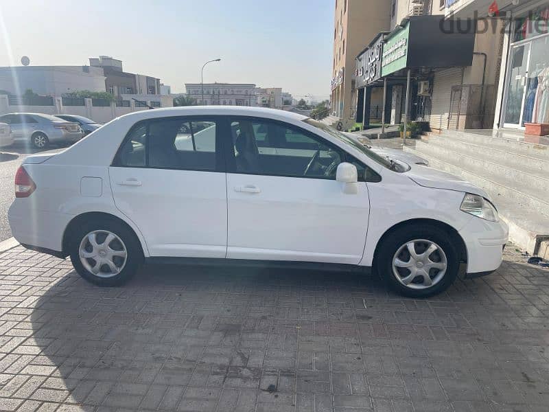 Nissan Tiida 2012 7