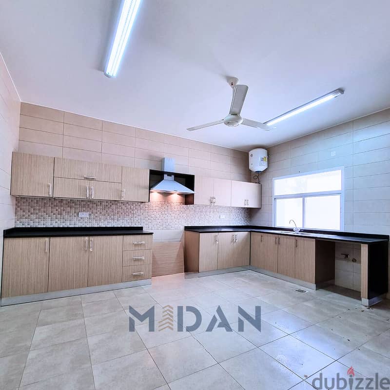 QURUM | SPACIOUS 6 BR COMPOUND VILLA 4