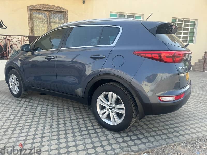 perfect condition Low milage 2016 kia sportage 67 k only lady use 6