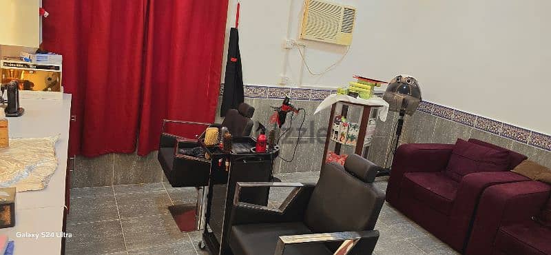 Running ladies beauty salon for sale 5