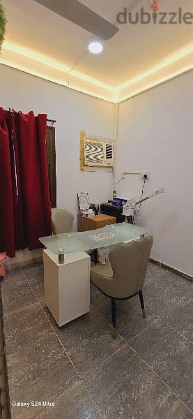 Running ladies beauty salon for sale 8