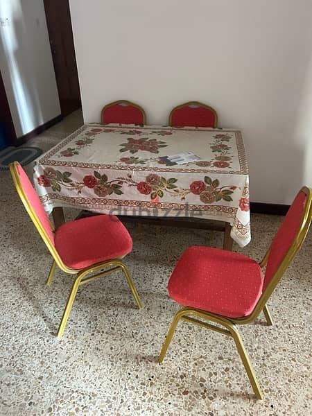 dining table with four chairs 1