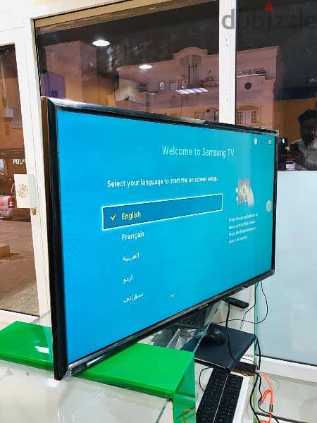 samsung series 4 32inch LCD 1