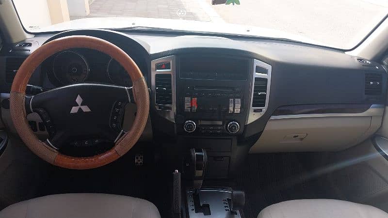 Mitsubishi Pajero 2015 7