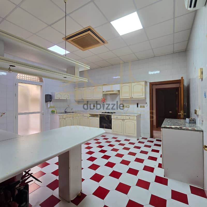 Excellent standalone villa located in Shatti Al Qurum 2