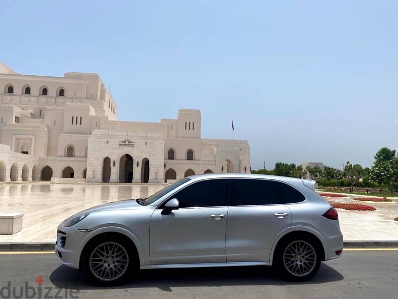 Porsche Cayenne GTS 2013 0