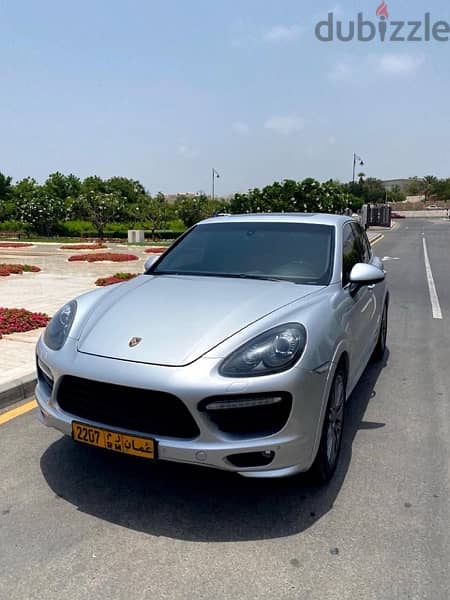 Porsche Cayenne GTS 2013 7