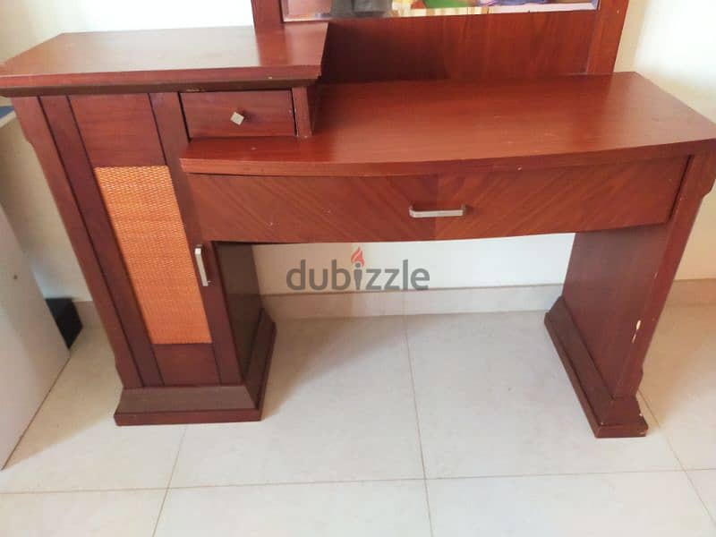 Sturdy Dressing Table 1