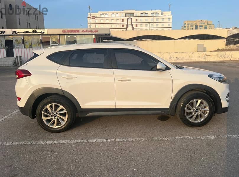 Hyundai Tucson White 2017 , 2.4 WD 4