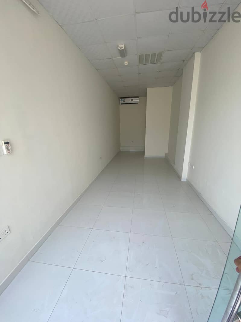 "SR-MI-517Shop  to let in mawaleh north 1