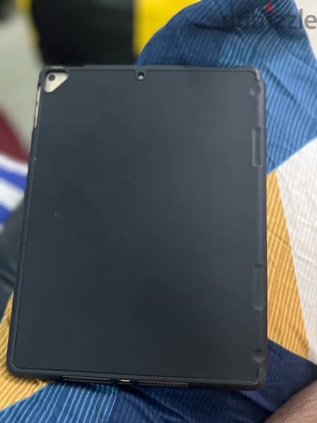 iPad Air 2 64 gb used w 3