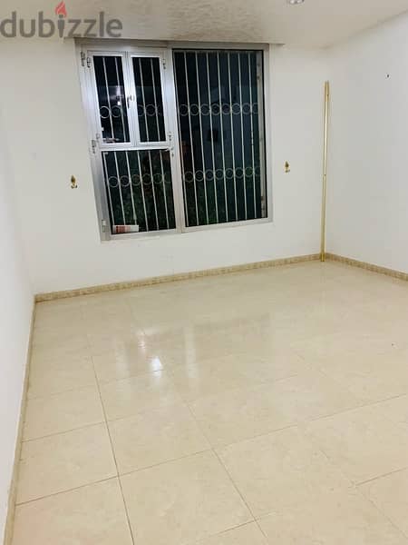 Room for rent in villa for family. 3