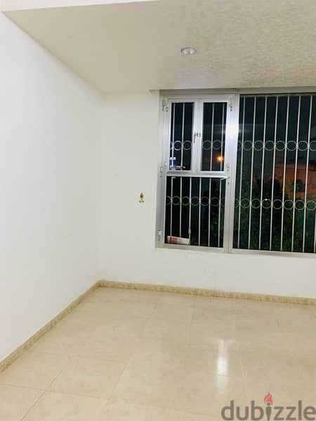 Room for rent in villa for family. 6