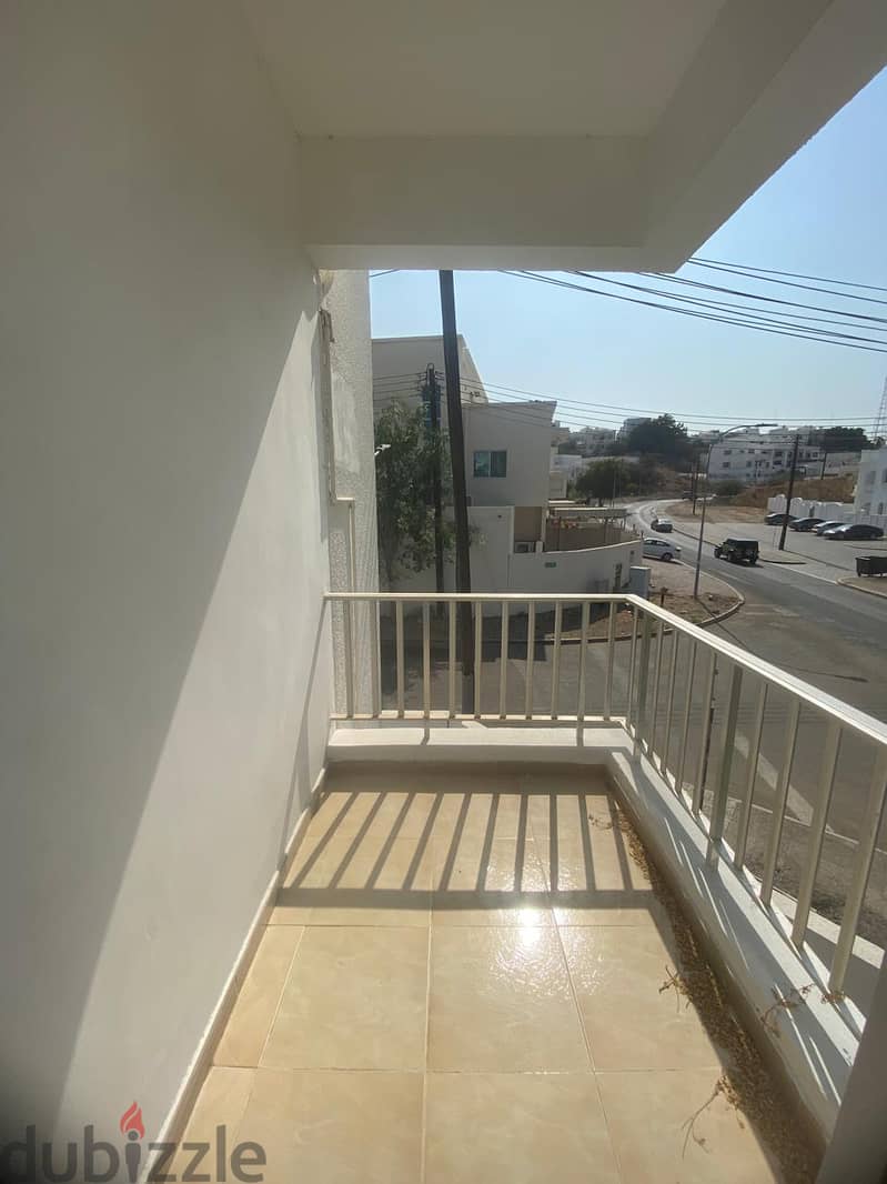 6Me18 Cozy 2bhk flat for rent in Qurum 5