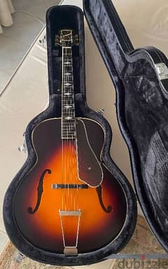 Epiphone Masterbilt Century Deluxe
Archtop Acoustic/Electric Guitar