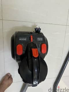 مكنسة كهربائية للبيع مستعملة ماركة BLACK+DECKER ١٦٠٠ وات 0