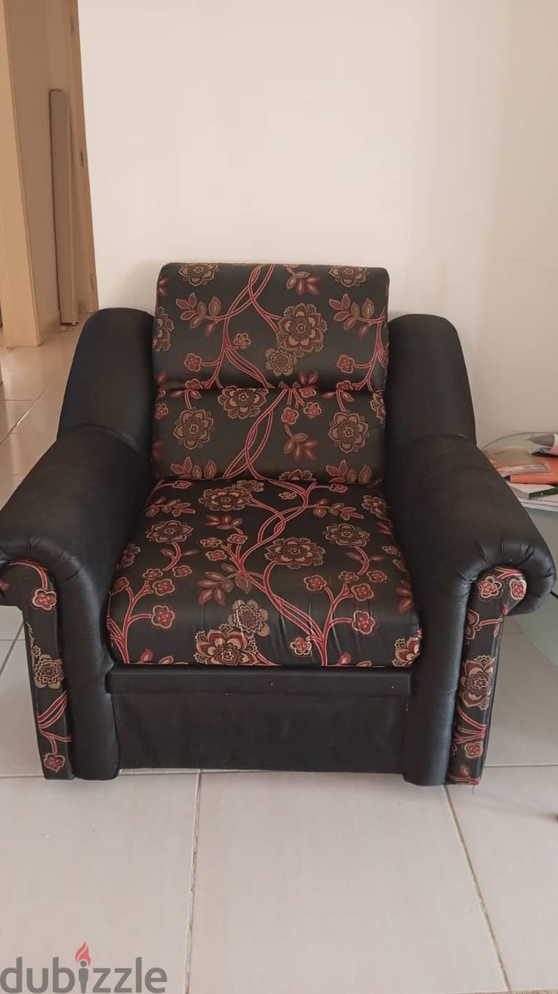 Used sofa 0