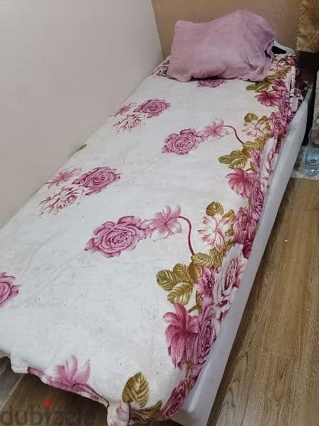 single size bed 0