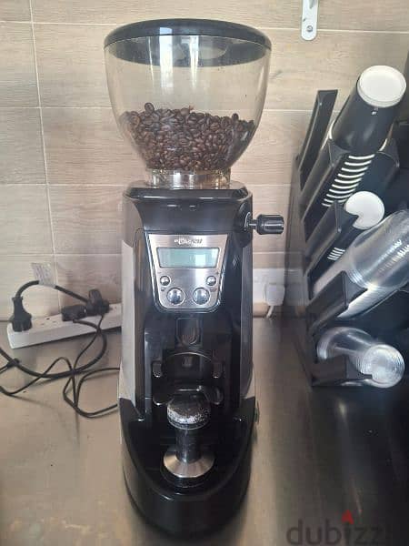 LA CIMBALI COFFE MACHINE AND COFFE GRINER,COFFEE BEANS 1