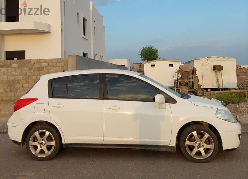 Nissan Tiida 2012 1